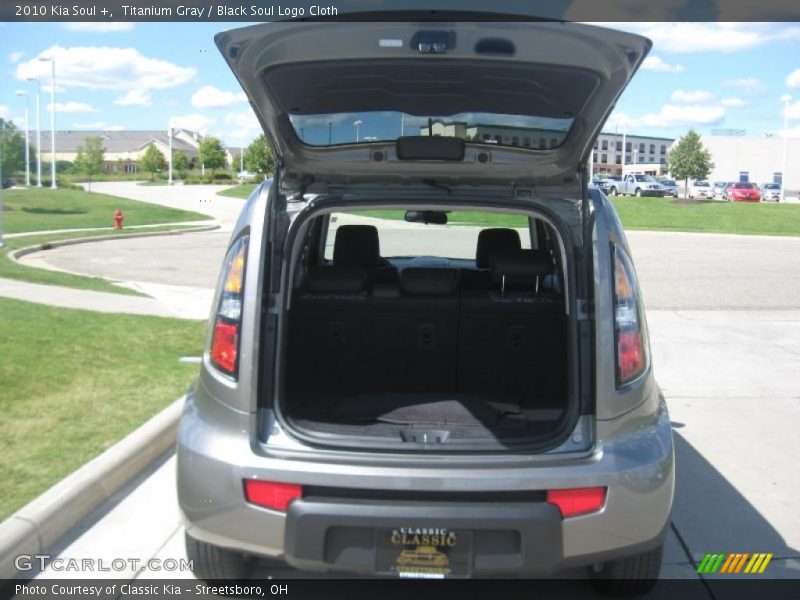 Titanium Gray / Black Soul Logo Cloth 2010 Kia Soul +