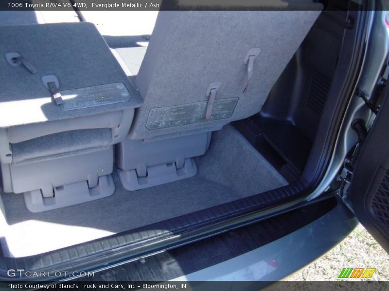 Everglade Metallic / Ash 2006 Toyota RAV4 V6 4WD