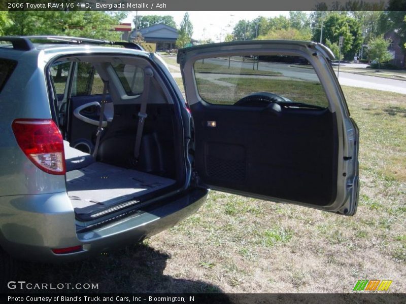 Everglade Metallic / Ash 2006 Toyota RAV4 V6 4WD