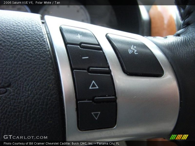 Polar White / Tan 2006 Saturn VUE V6