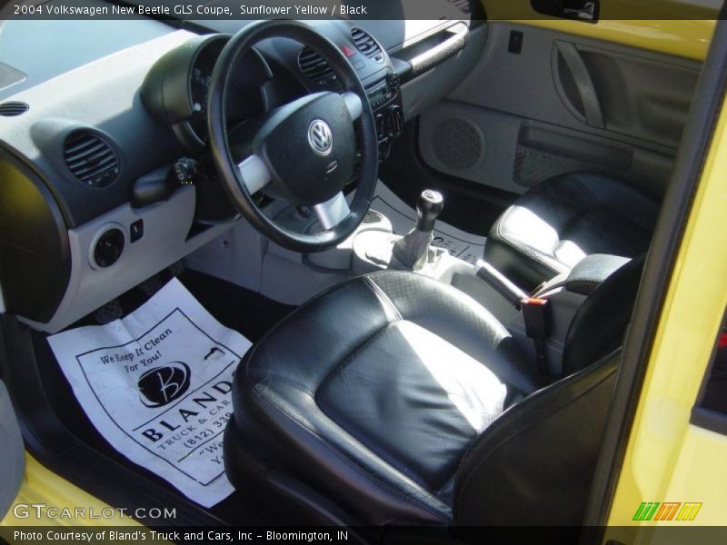 Sunflower Yellow / Black 2004 Volkswagen New Beetle GLS Coupe