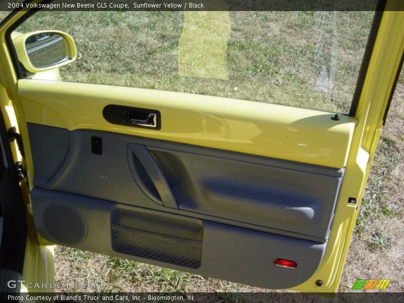 Sunflower Yellow / Black 2004 Volkswagen New Beetle GLS Coupe
