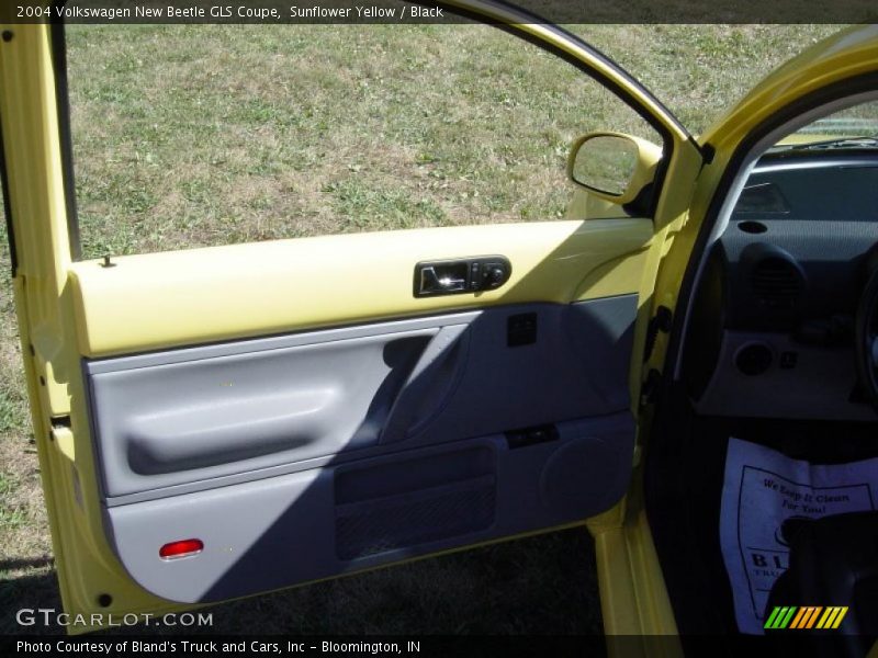 Sunflower Yellow / Black 2004 Volkswagen New Beetle GLS Coupe