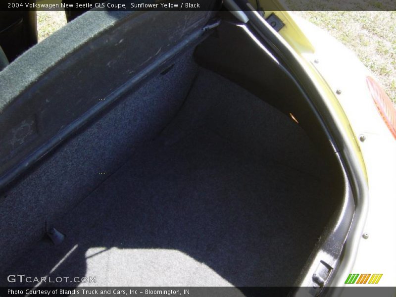 Sunflower Yellow / Black 2004 Volkswagen New Beetle GLS Coupe