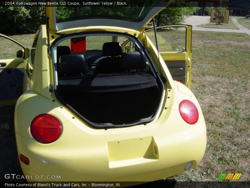 Sunflower Yellow / Black 2004 Volkswagen New Beetle GLS Coupe