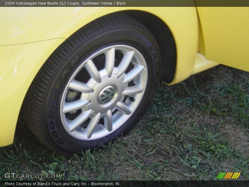 Sunflower Yellow / Black 2004 Volkswagen New Beetle GLS Coupe