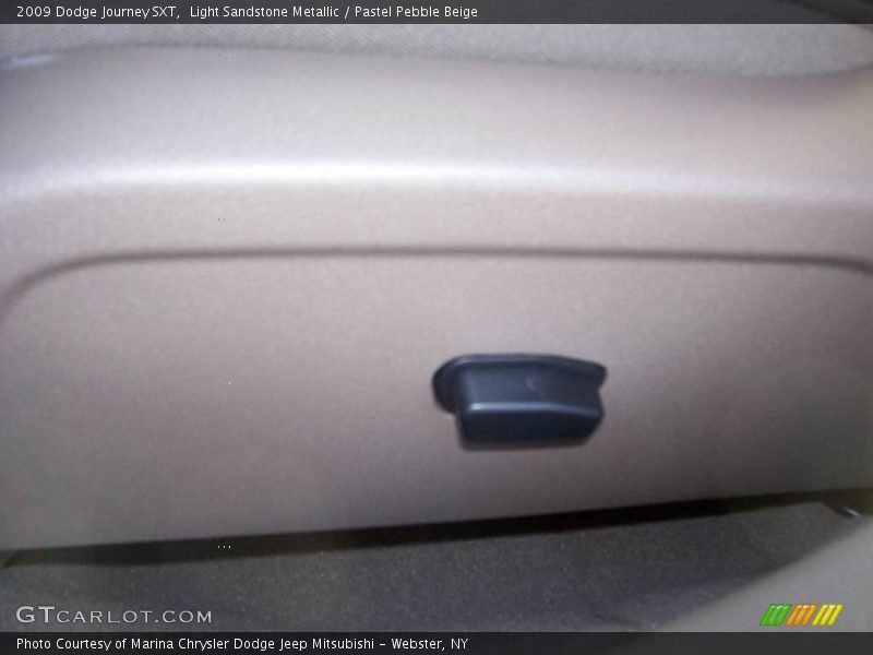 Light Sandstone Metallic / Pastel Pebble Beige 2009 Dodge Journey SXT