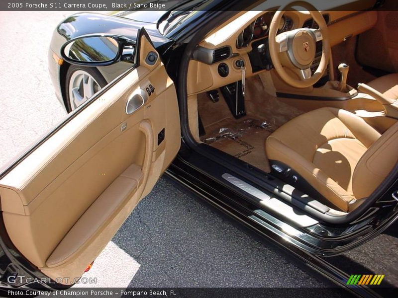 Black / Sand Beige 2005 Porsche 911 Carrera Coupe