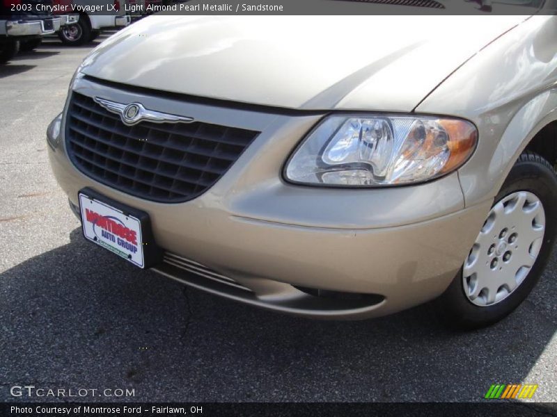 Light Almond Pearl Metallic / Sandstone 2003 Chrysler Voyager LX