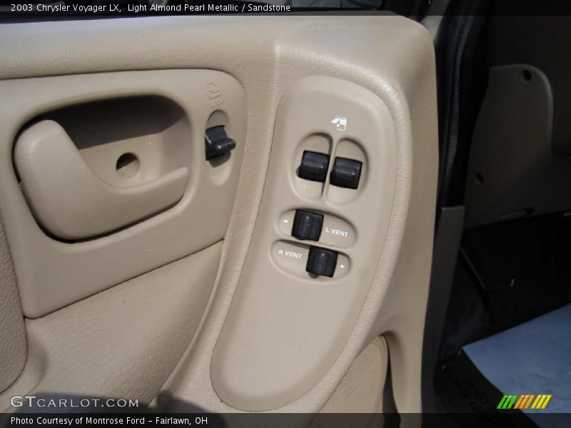 Light Almond Pearl Metallic / Sandstone 2003 Chrysler Voyager LX