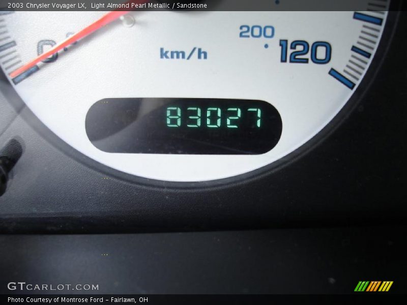 Light Almond Pearl Metallic / Sandstone 2003 Chrysler Voyager LX