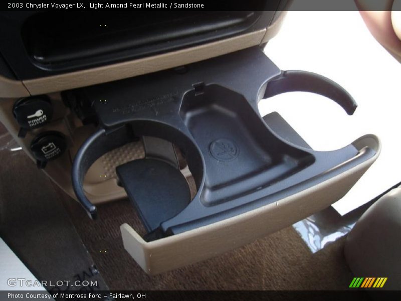Light Almond Pearl Metallic / Sandstone 2003 Chrysler Voyager LX