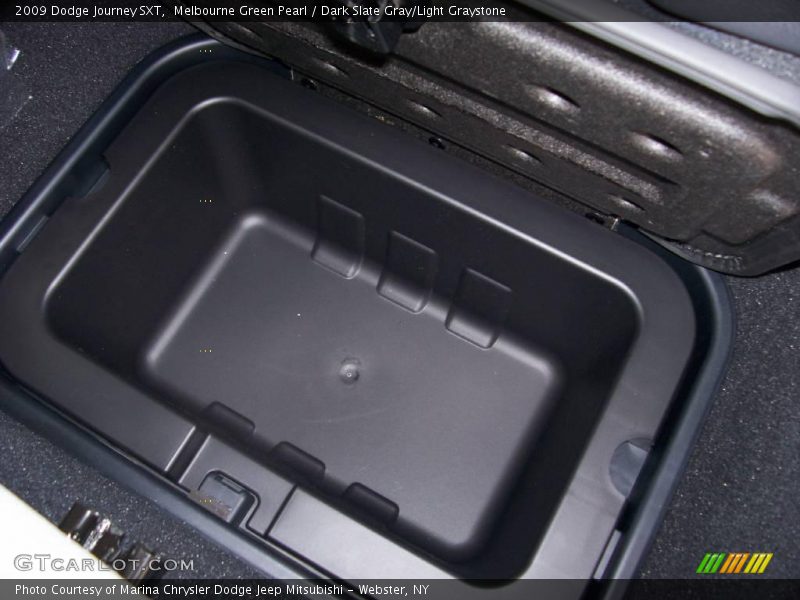Melbourne Green Pearl / Dark Slate Gray/Light Graystone 2009 Dodge Journey SXT