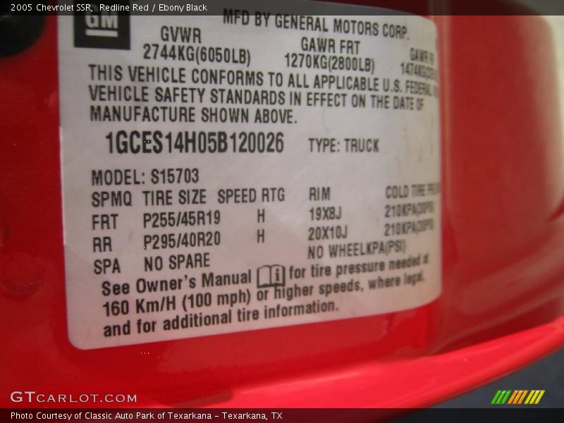 Redline Red / Ebony Black 2005 Chevrolet SSR