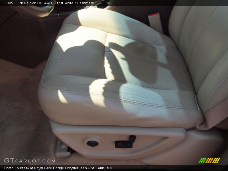 Frost White / Cashmere 2005 Buick Rainier CXL AWD