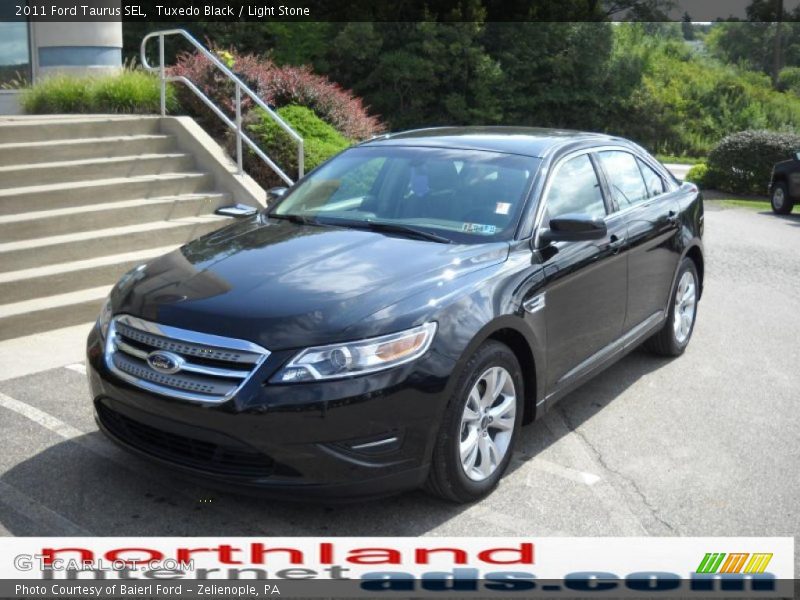 Tuxedo Black / Light Stone 2011 Ford Taurus SEL