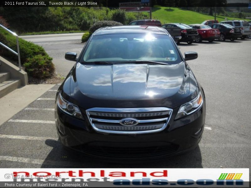 Tuxedo Black / Light Stone 2011 Ford Taurus SEL