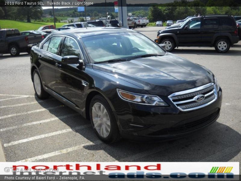 Tuxedo Black / Light Stone 2011 Ford Taurus SEL