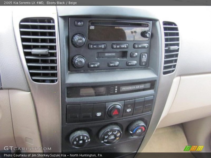 Ebony Black / Beige 2005 Kia Sorento LX 4WD