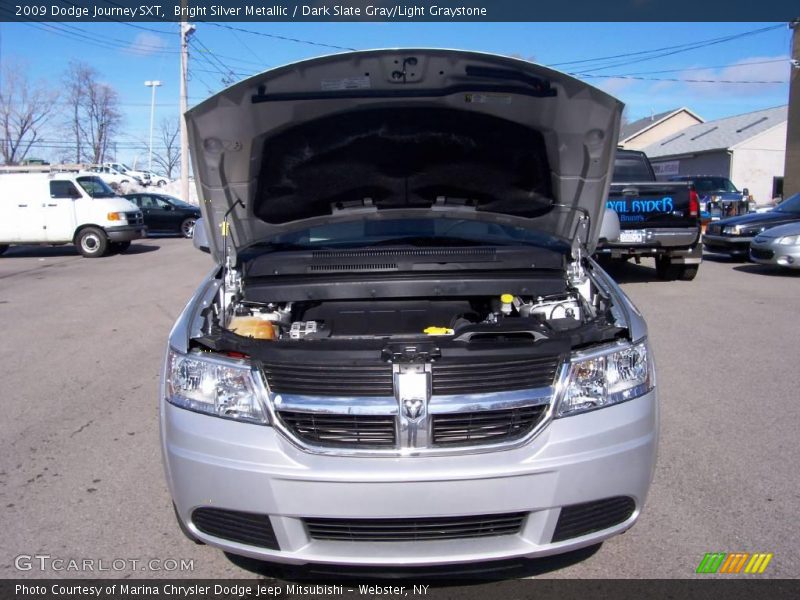 Bright Silver Metallic / Dark Slate Gray/Light Graystone 2009 Dodge Journey SXT