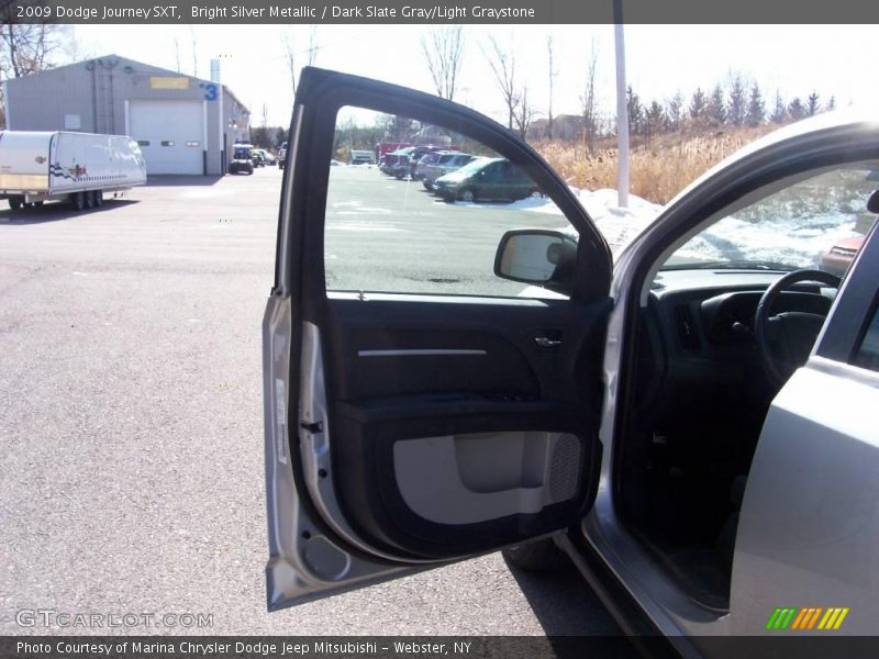 Bright Silver Metallic / Dark Slate Gray/Light Graystone 2009 Dodge Journey SXT