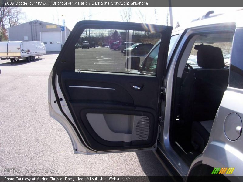 Bright Silver Metallic / Dark Slate Gray/Light Graystone 2009 Dodge Journey SXT