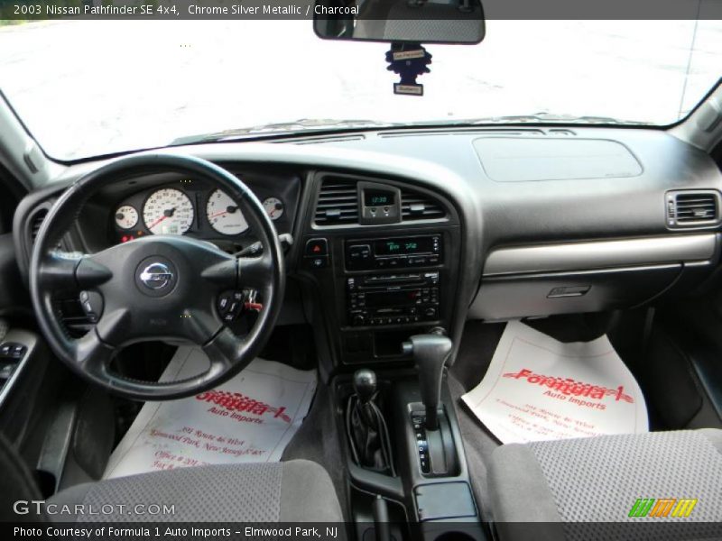 Chrome Silver Metallic / Charcoal 2003 Nissan Pathfinder SE 4x4