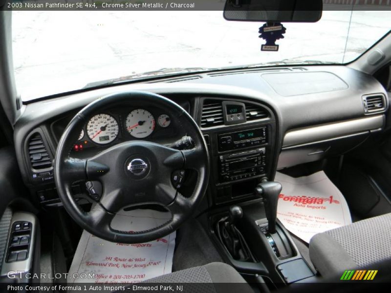 Chrome Silver Metallic / Charcoal 2003 Nissan Pathfinder SE 4x4