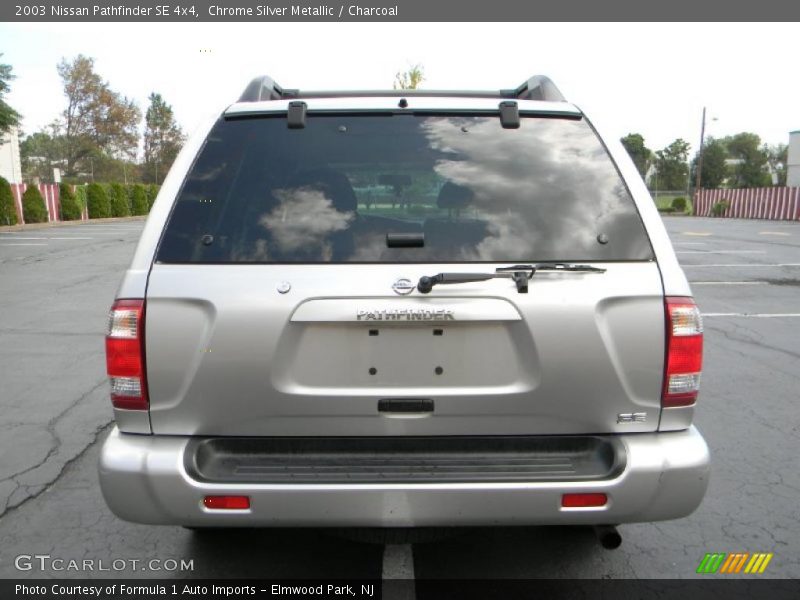 Chrome Silver Metallic / Charcoal 2003 Nissan Pathfinder SE 4x4