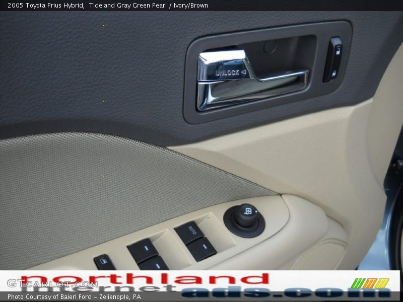 Tideland Gray Green Pearl / Ivory/Brown 2005 Toyota Prius Hybrid