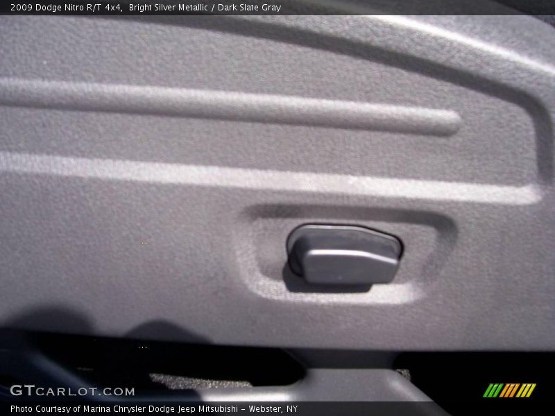Bright Silver Metallic / Dark Slate Gray 2009 Dodge Nitro R/T 4x4