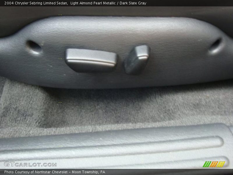 Light Almond Pearl Metallic / Dark Slate Gray 2004 Chrysler Sebring Limited Sedan