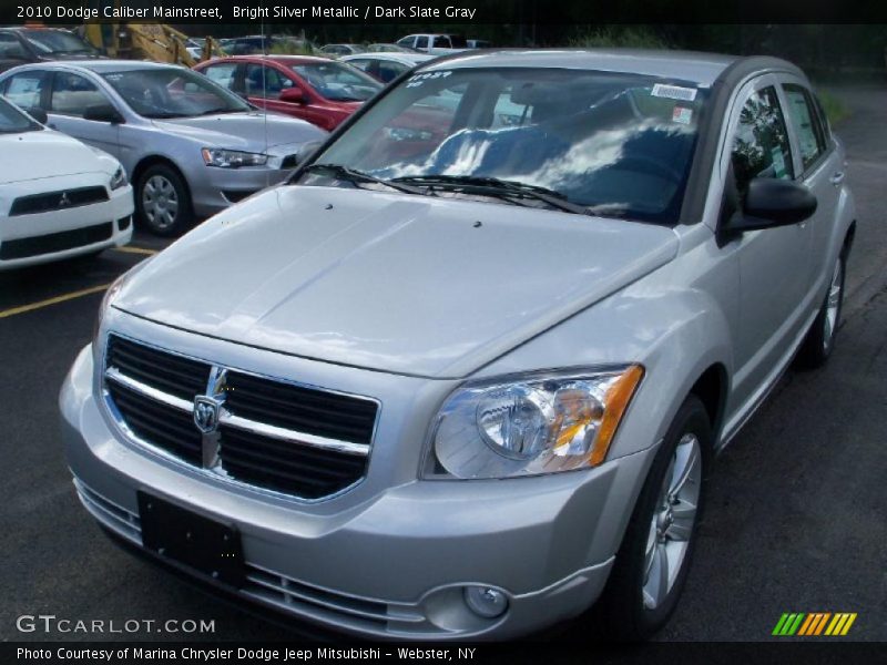 Bright Silver Metallic / Dark Slate Gray 2010 Dodge Caliber Mainstreet