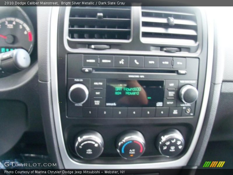 Bright Silver Metallic / Dark Slate Gray 2010 Dodge Caliber Mainstreet