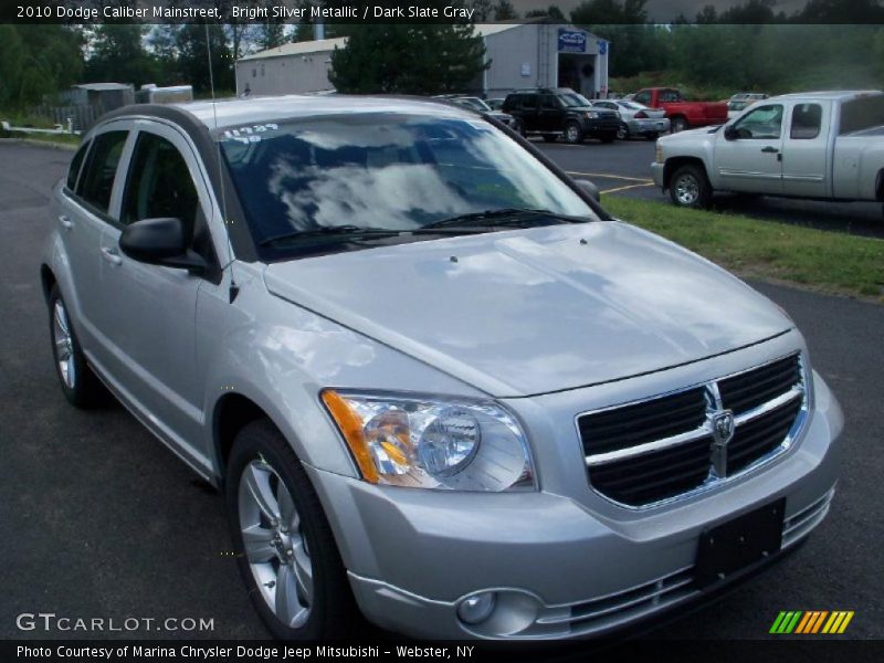 Bright Silver Metallic / Dark Slate Gray 2010 Dodge Caliber Mainstreet