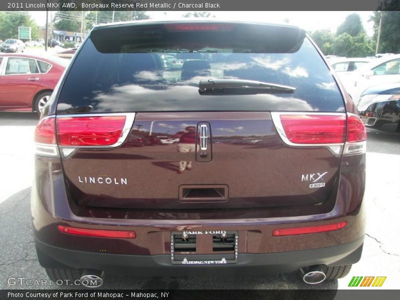 Bordeaux Reserve Red Metallic / Charcoal Black 2011 Lincoln MKX AWD