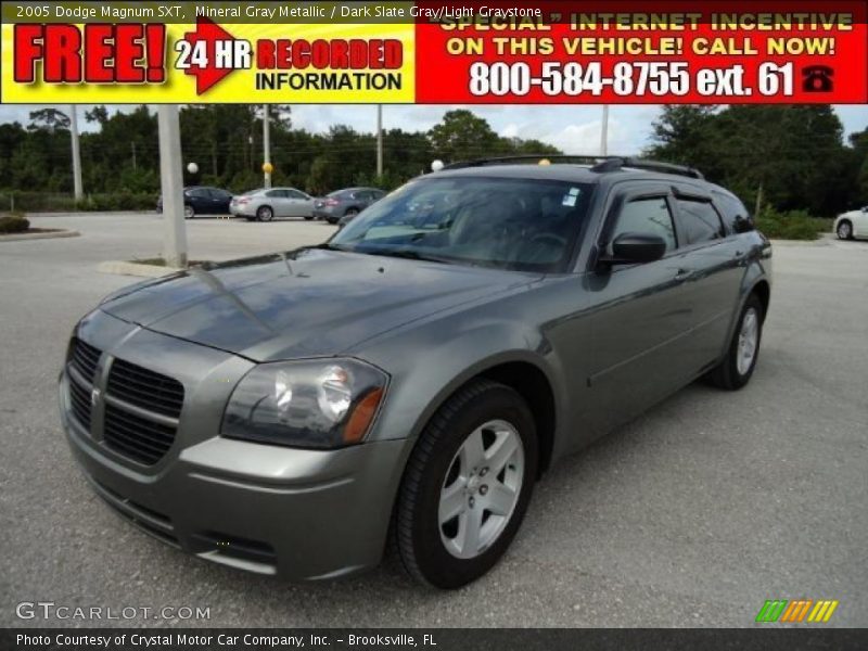 Mineral Gray Metallic / Dark Slate Gray/Light Graystone 2005 Dodge Magnum SXT