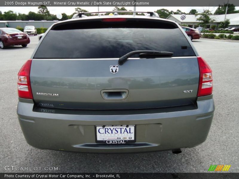 Mineral Gray Metallic / Dark Slate Gray/Light Graystone 2005 Dodge Magnum SXT