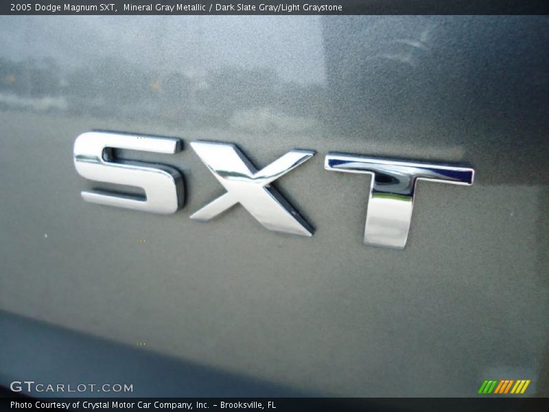 Mineral Gray Metallic / Dark Slate Gray/Light Graystone 2005 Dodge Magnum SXT