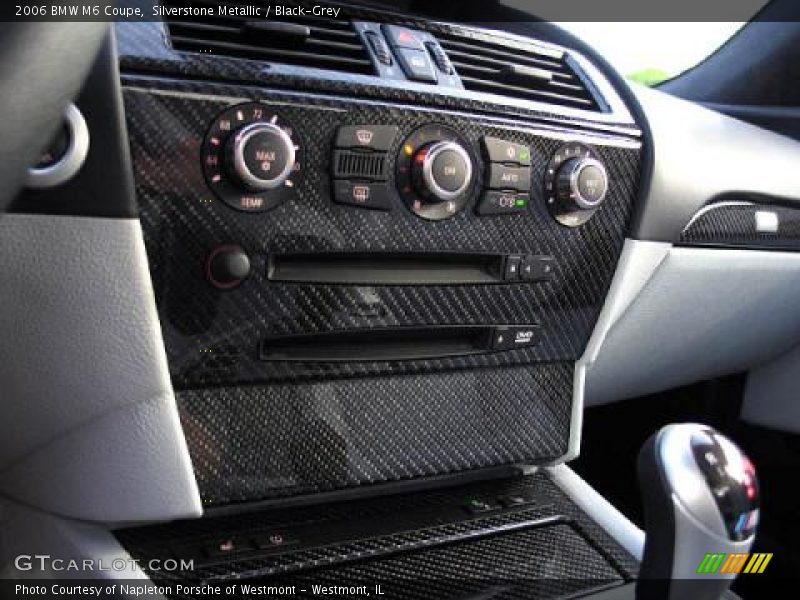 Silverstone Metallic / Black-Grey 2006 BMW M6 Coupe