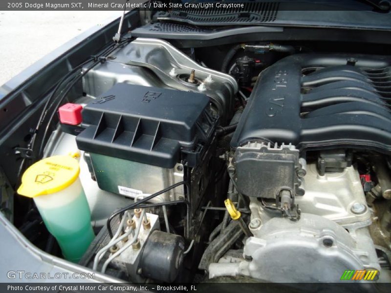 Mineral Gray Metallic / Dark Slate Gray/Light Graystone 2005 Dodge Magnum SXT