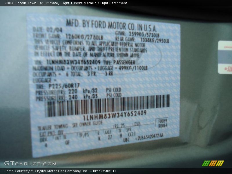 Light Tundra Metallic / Light Parchment 2004 Lincoln Town Car Ultimate