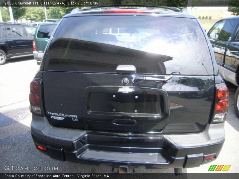 Black / Light Gray 2005 Chevrolet TrailBlazer LS 4x4