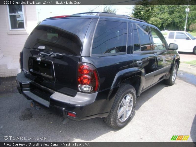 Black / Light Gray 2005 Chevrolet TrailBlazer LS 4x4