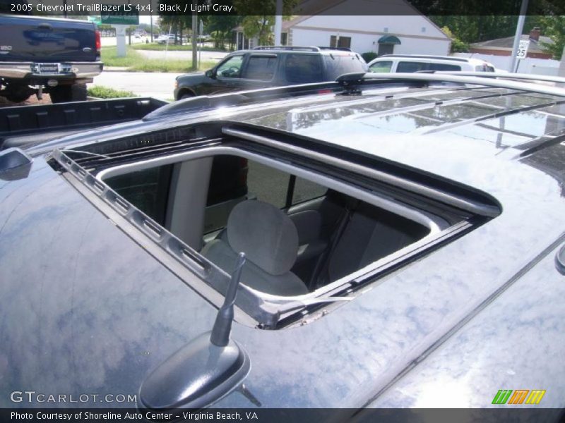 Black / Light Gray 2005 Chevrolet TrailBlazer LS 4x4