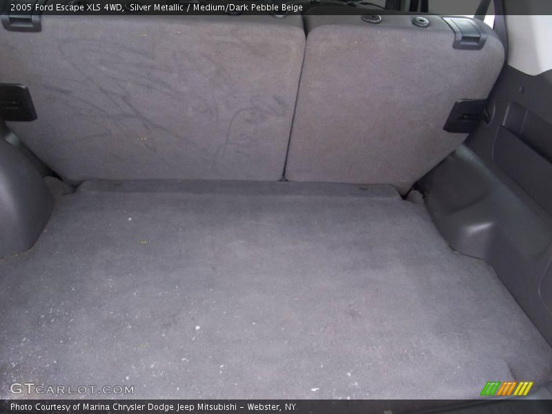 Silver Metallic / Medium/Dark Pebble Beige 2005 Ford Escape XLS 4WD