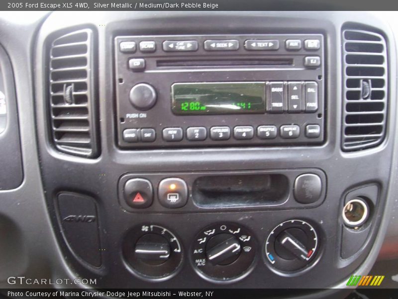 Silver Metallic / Medium/Dark Pebble Beige 2005 Ford Escape XLS 4WD