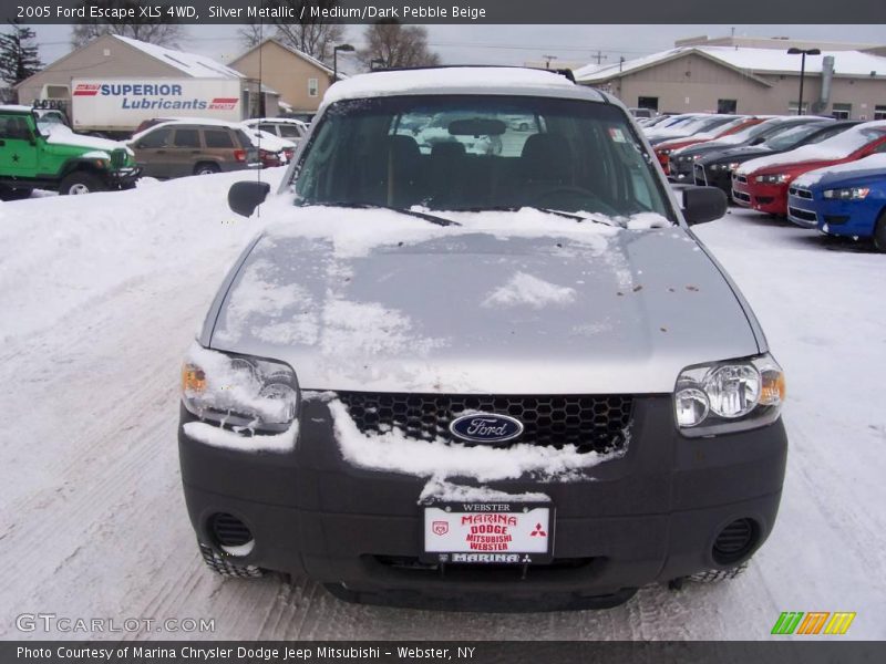 Silver Metallic / Medium/Dark Pebble Beige 2005 Ford Escape XLS 4WD