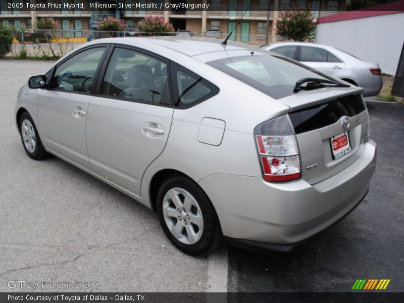Millenium Silver Metallic / Gray/Burgundy 2005 Toyota Prius Hybrid