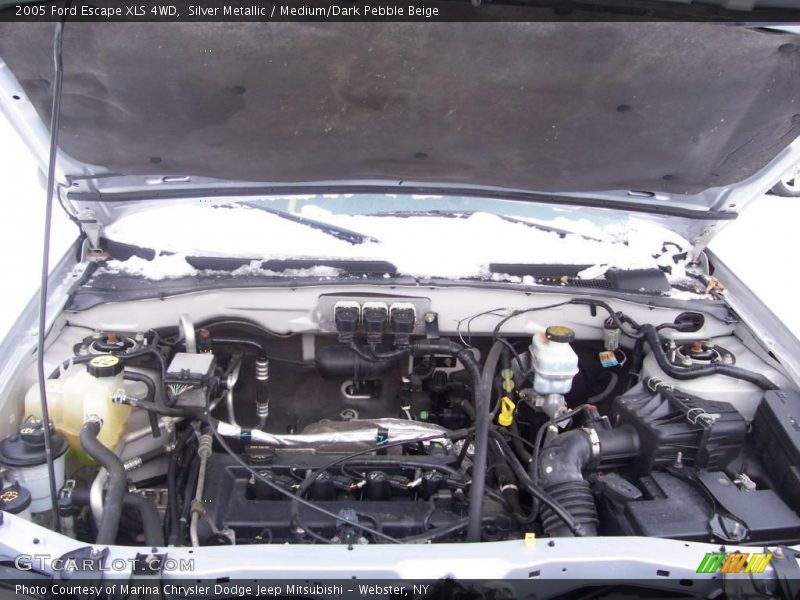 Silver Metallic / Medium/Dark Pebble Beige 2005 Ford Escape XLS 4WD